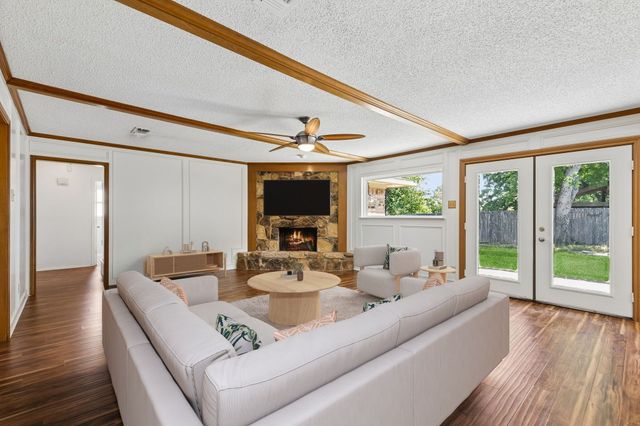 2100 Sandy Lane, Irving, TX 75060