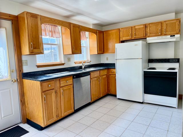 97 Concord Way, Portsmouth, NH 03801