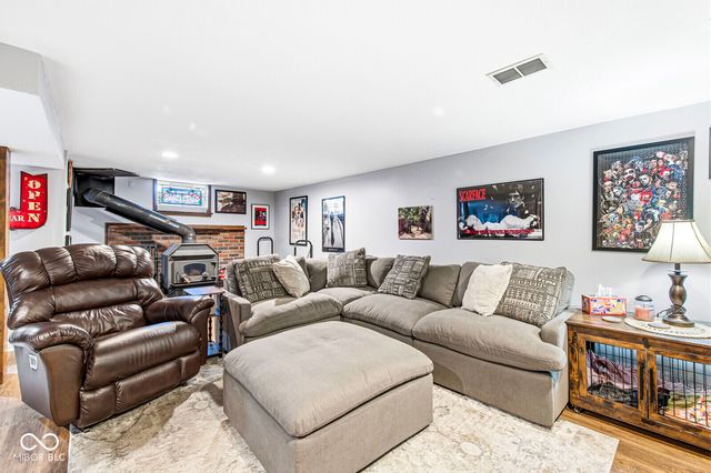 226 N 13th Avenue, Beech Grove, IN 46107