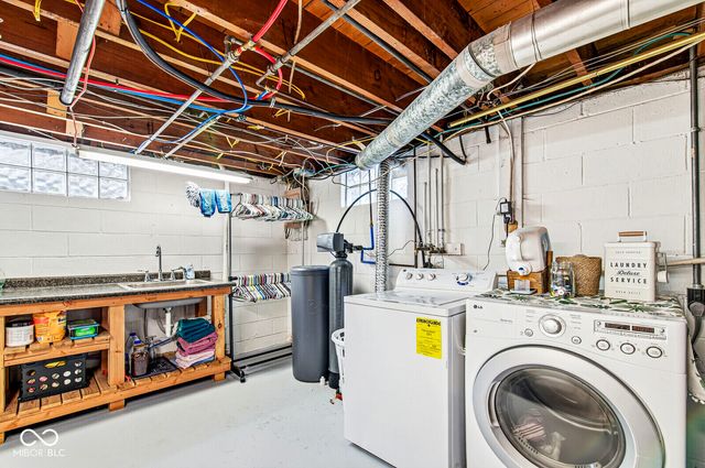 226 N 13th Avenue, Beech Grove, IN 46107