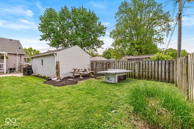 226 N 13th Avenue, Beech Grove, IN 46107