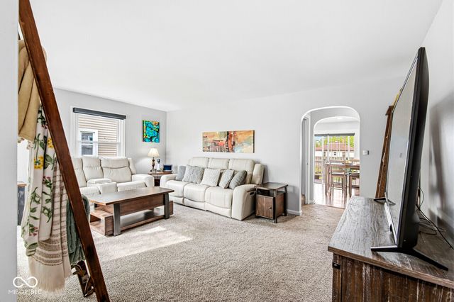 226 N 13th Avenue, Beech Grove, IN 46107
