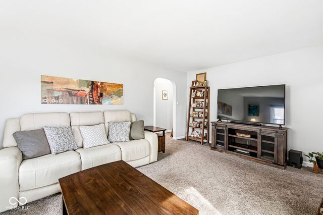 226 N 13th Avenue, Beech Grove, IN 46107
