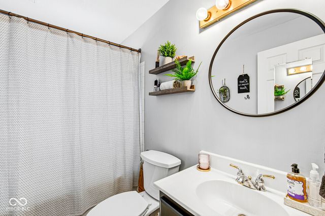 226 N 13th Avenue, Beech Grove, IN 46107