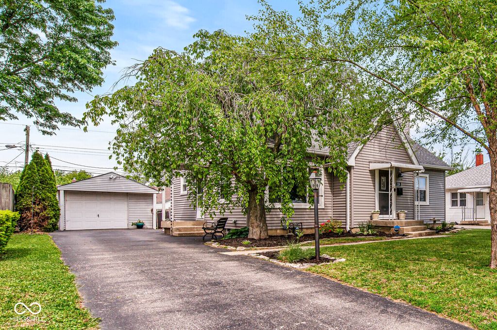 226 N 13th Avenue, Beech Grove, IN 46107
