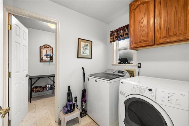 122 Carlos Avenue, Rogue River, OR 97537