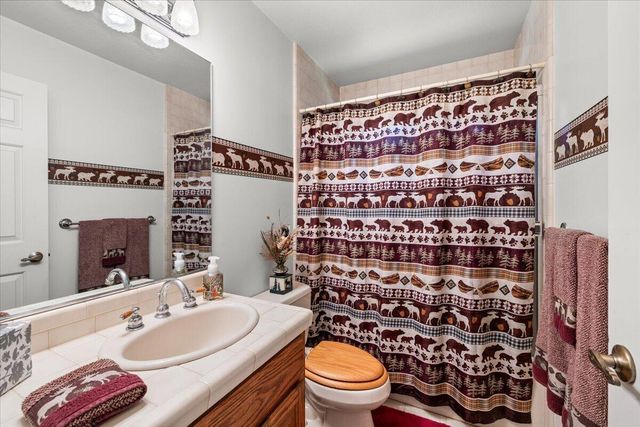 122 Carlos Avenue, Rogue River, OR 97537