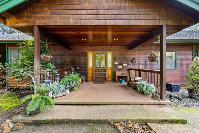 122 Carlos Avenue, Rogue River, OR 97537