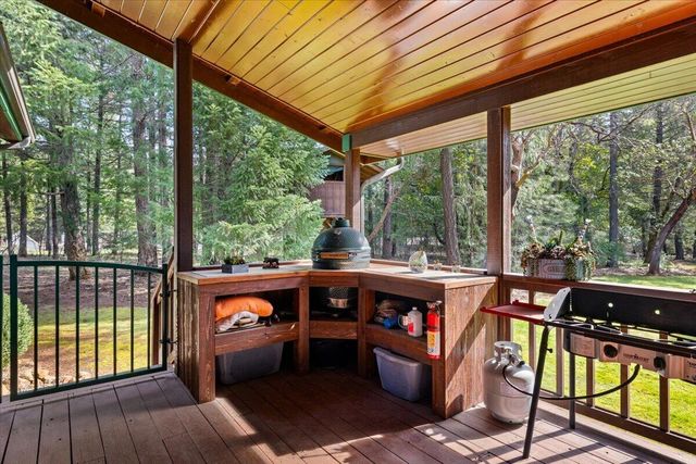 122 Carlos Avenue, Rogue River, OR 97537