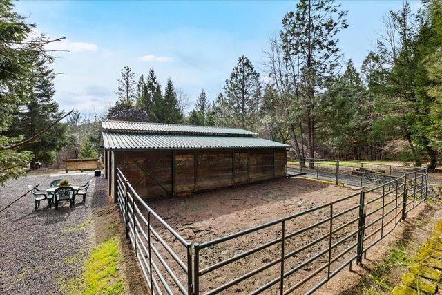 122 Carlos Avenue, Rogue River, OR 97537