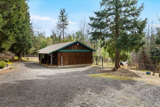 122 Carlos Avenue, Rogue River, OR 97537