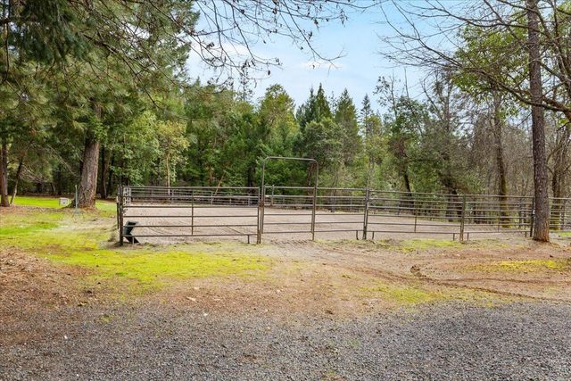 122 Carlos Avenue, Rogue River, OR 97537