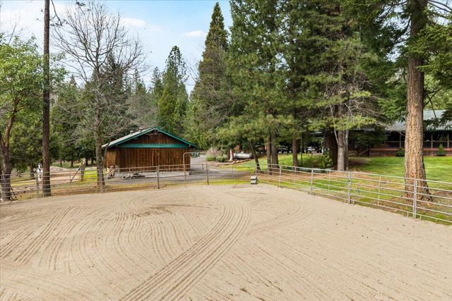 122 Carlos Avenue, Rogue River, OR 97537