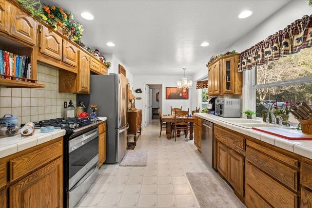 122 Carlos Avenue, Rogue River, OR 97537