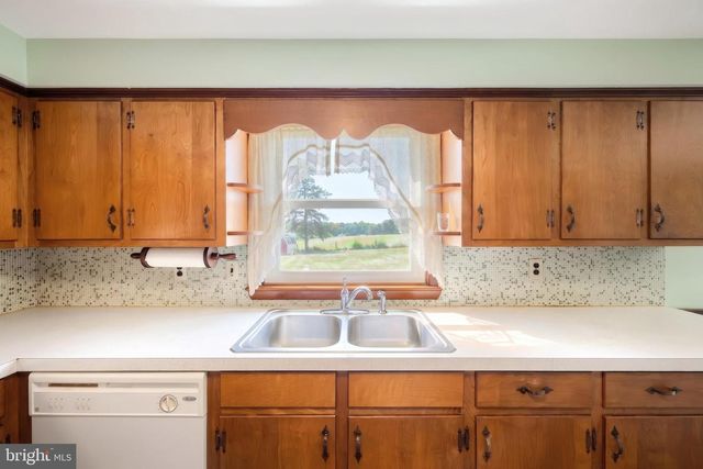 2426 MYERS RD, Spring Grove, PA 17362