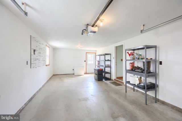 2426 MYERS RD, Spring Grove, PA 17362
