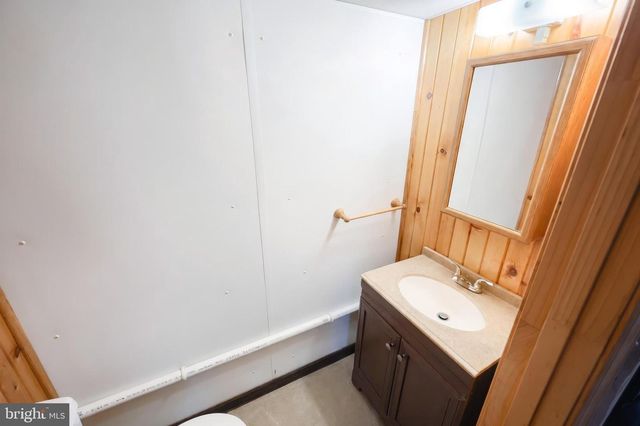 2426 MYERS RD, Spring Grove, PA 17362