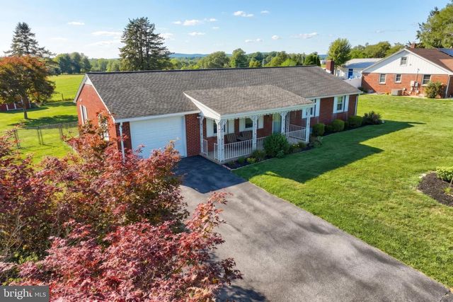2426 MYERS RD, Spring Grove, PA 17362