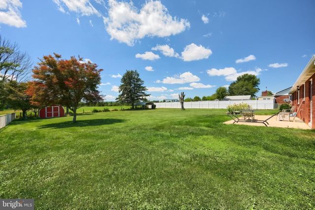 2426 MYERS RD, Spring Grove, PA 17362