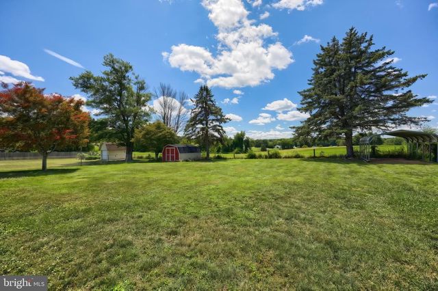 2426 MYERS RD, Spring Grove, PA 17362