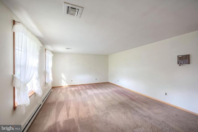 2426 MYERS RD, Spring Grove, PA 17362
