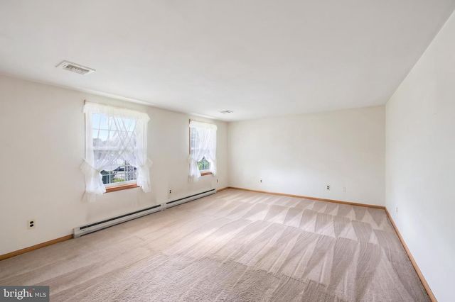 2426 MYERS RD, Spring Grove, PA 17362