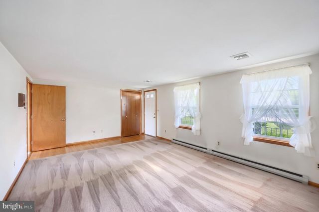 2426 MYERS RD, Spring Grove, PA 17362