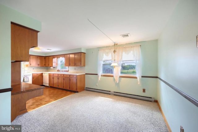2426 MYERS RD, Spring Grove, PA 17362