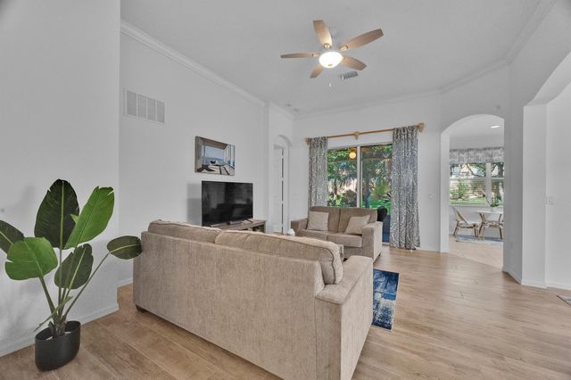 489 SW Talquin Lane, Port St Lucie, FL 34986