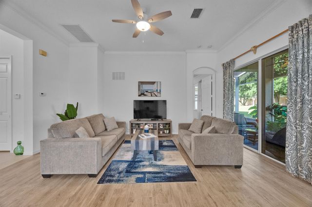 489 SW Talquin Lane, Port St Lucie, FL 34986