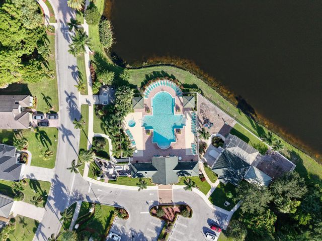 489 SW Talquin Lane, Port St Lucie, FL 34986