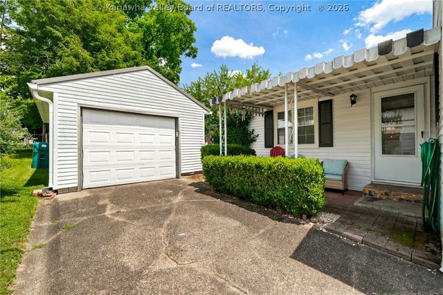 316 Dudding Avenue, Hurricane, WV 25526