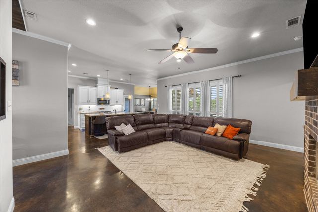 113 Treys Way, Godley, TX 76044