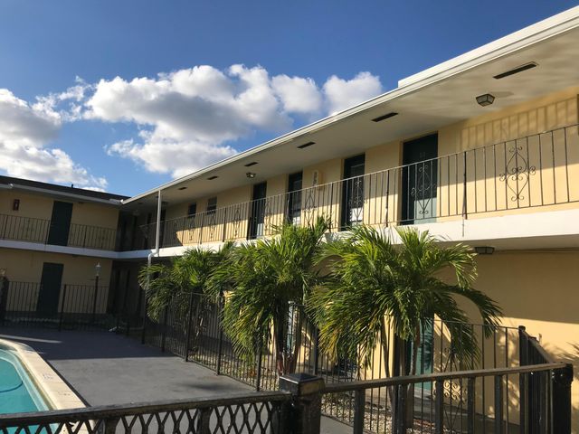 2285 NE 172nd Street 12, North Miami Beach, FL 33160