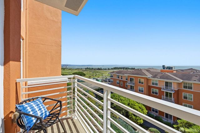 501 Crescent Way 5210, San Francisco, CA 94134