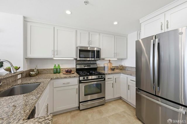 501 Crescent Way 5210, San Francisco, CA 94134