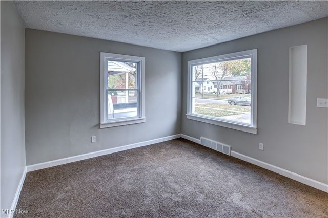 917 Highland Park Boulevard, Lorain, OH 44052