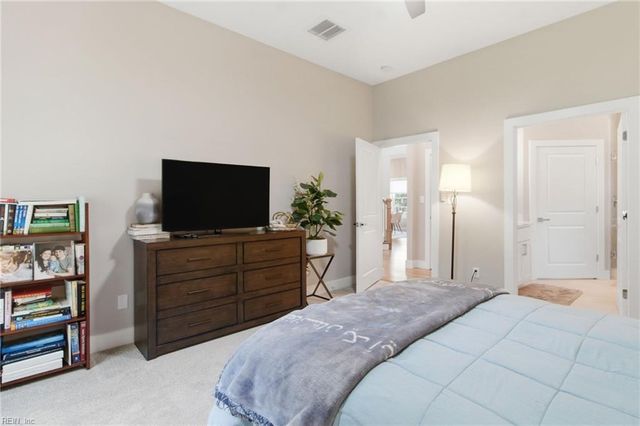 434 Peace Haven DR, Norfolk, VA 23502