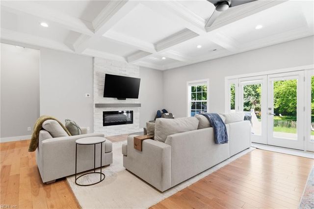 434 Peace Haven DR, Norfolk, VA 23502
