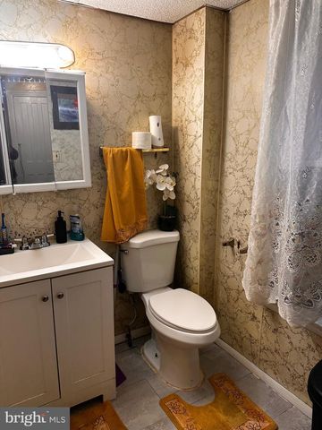 450 WHITTAKER AVE, Trenton, NJ 08611