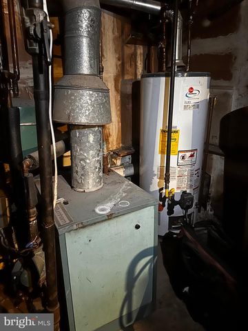 450 WHITTAKER AVE, Trenton, NJ 08611