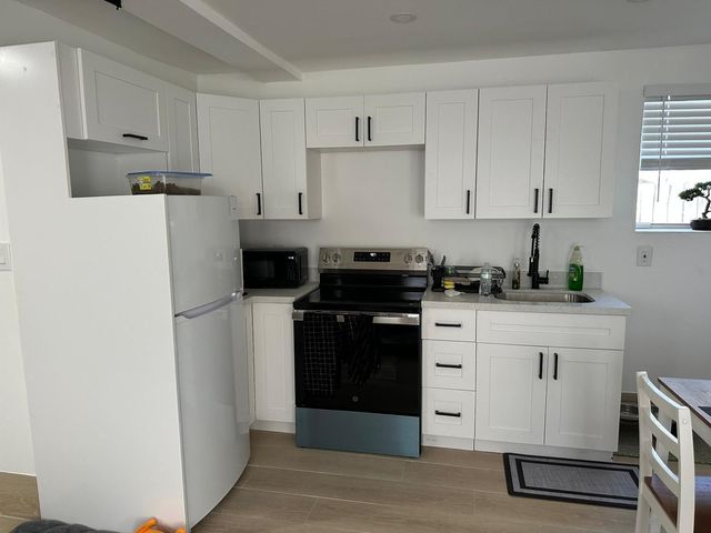817 Tyler Street 12, Hollywood, FL 33019