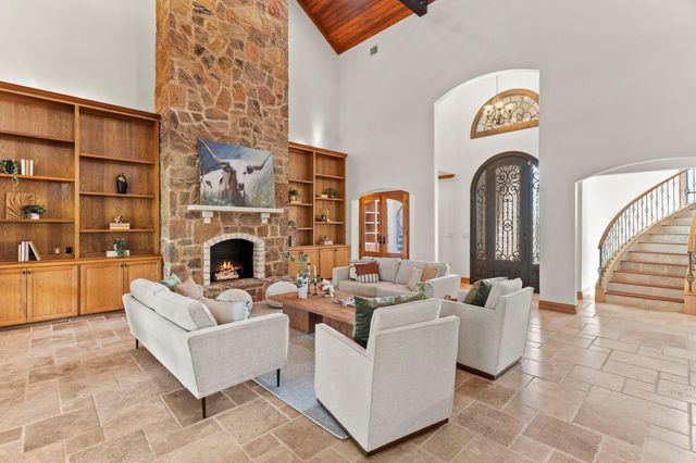 2180 La Ventana PKWY, Driftwood, TX 78619