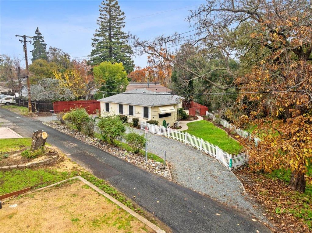 317 Fern St, Roseville, CA 95678