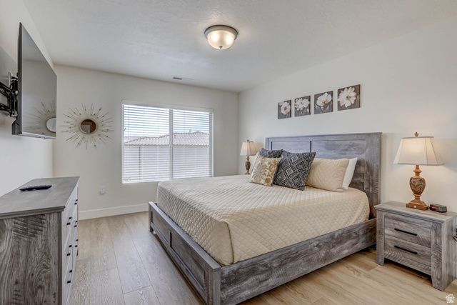 1301 E VISTA ROJA PL, Washington, UT 84780