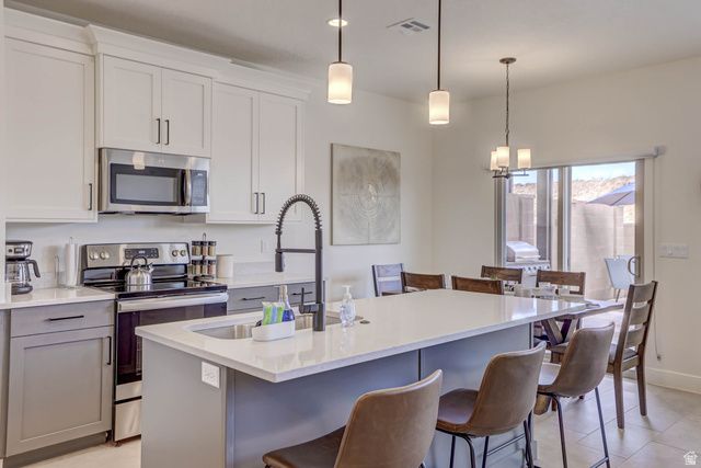 1301 E VISTA ROJA PL, Washington, UT 84780