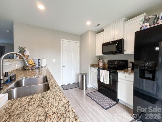 3005 Chatuge Court, Charlotte, NC 28214