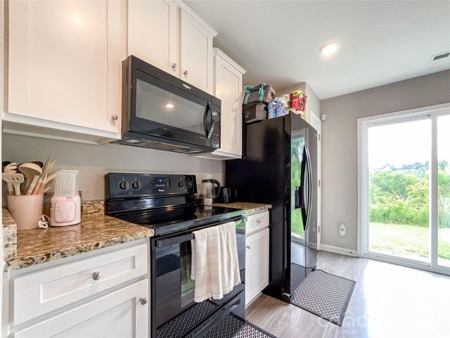 3005 Chatuge Court, Charlotte, NC 28214