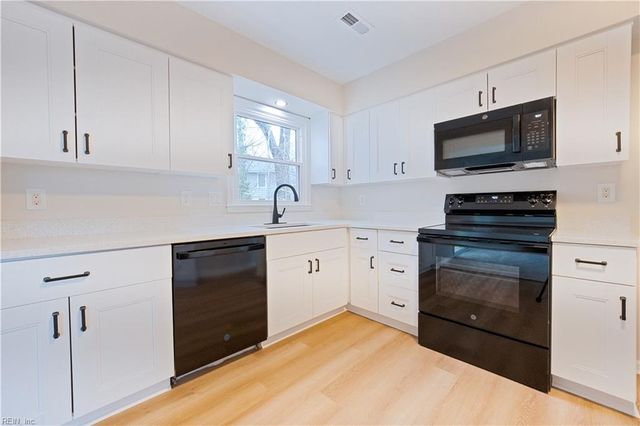 171 King Richard PL, Newport News, VA 23602