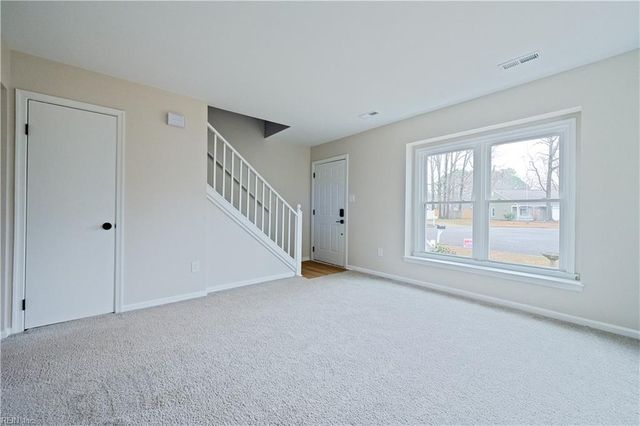 171 King Richard PL, Newport News, VA 23602